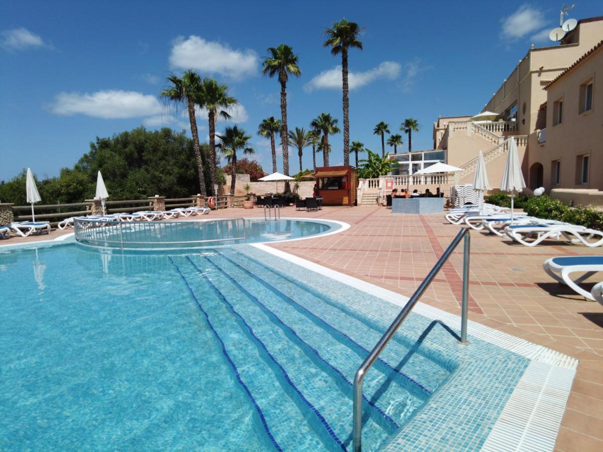 Hotel Arenas De Son Bou Exteriér fotografie